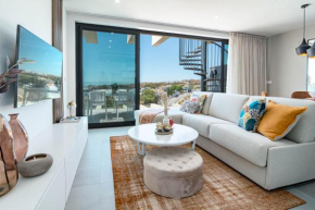 Oasis325- Top class penthouse with stunning views